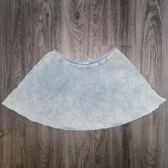 Zara skirt - Picture 1 of 3
